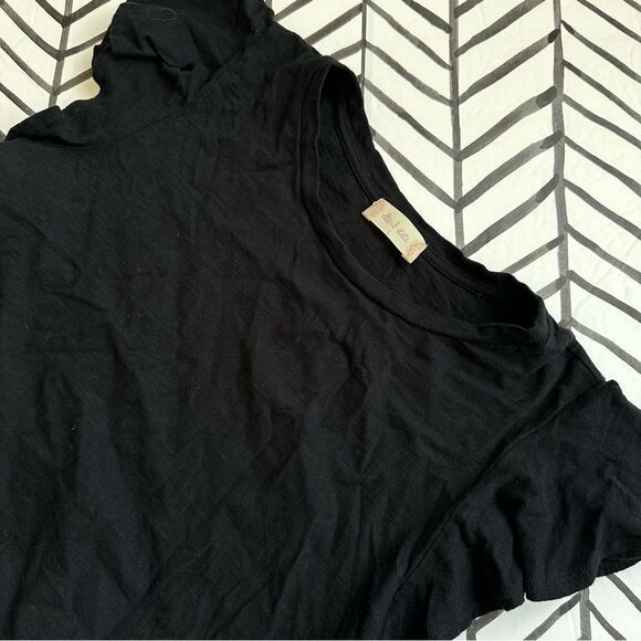 Altar'd State Size L Short Sleeve Ruffle Black Tee - Picture 1 of 4